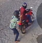 [Vídeo] Mulher é assaltada em plena luz do dia em Arapiraca