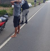 Motociclista inabilitado e sem capacete tenta fugir da polícia mas é preso em Taquarana