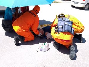 Motociclista sofre hemorragia após acidente na Avenida Leste-Oeste