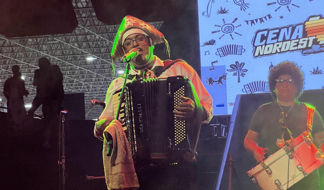 Alagoano Fidellis é destaque do palco principal na primeira noite do Cena Nordeste Festival