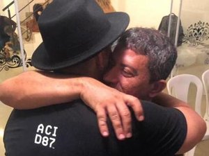 André Marques homenageia Tom Veiga, o Louro José: 'Muita falta'