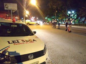 Lei Seca prende dois motoristas embriagados em Maceió