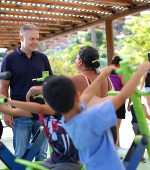 Renan Filho propõe centros regionais para atendimento a crianças com autismo e mães atípicas em AL