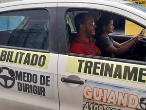 Condutores habilitados com trauma de dirigir buscam recuperar o tempo perdido