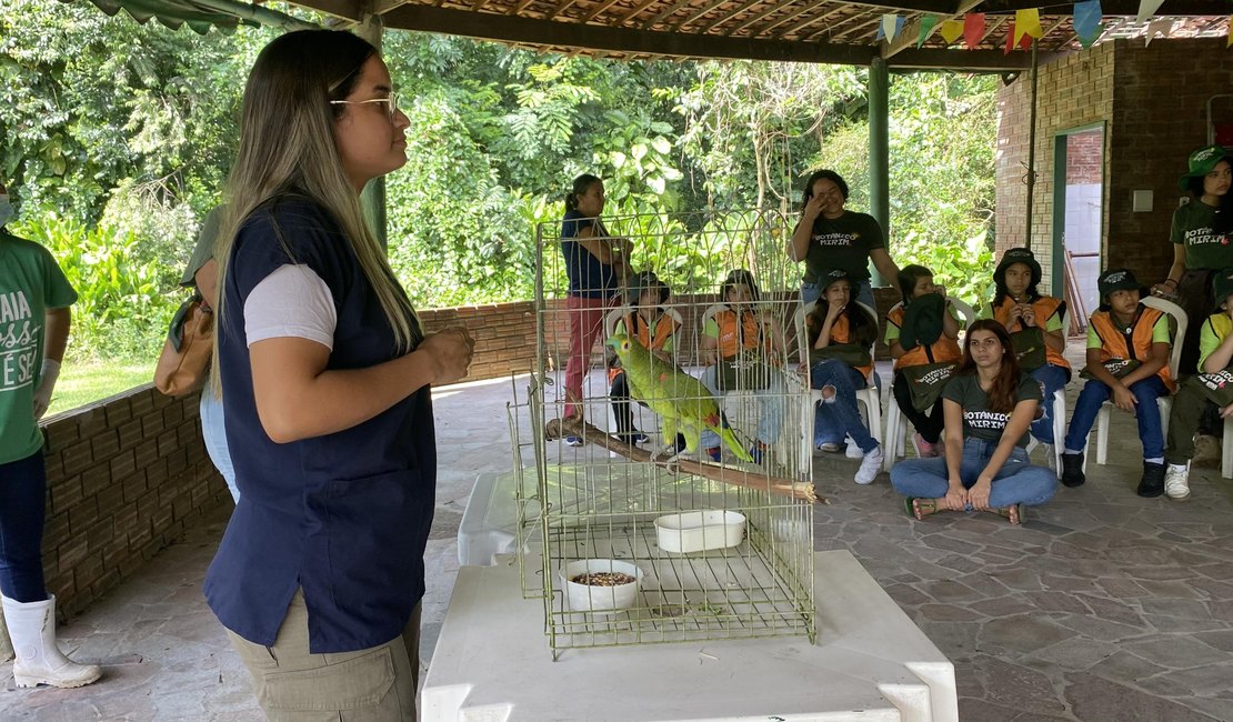 Crianças do Botânico Mirim conhecem o centro de triagem de animais silvestres