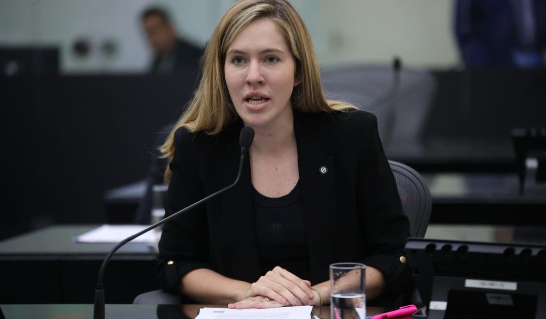 Fogos com barulho: Cibele Moura orienta população a denunciar casos durante campanha