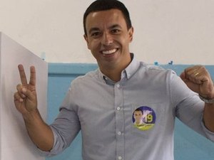 Prefeito eleito de Osasco é preso ao desembarcar em São Paulo após 20 dias foragido