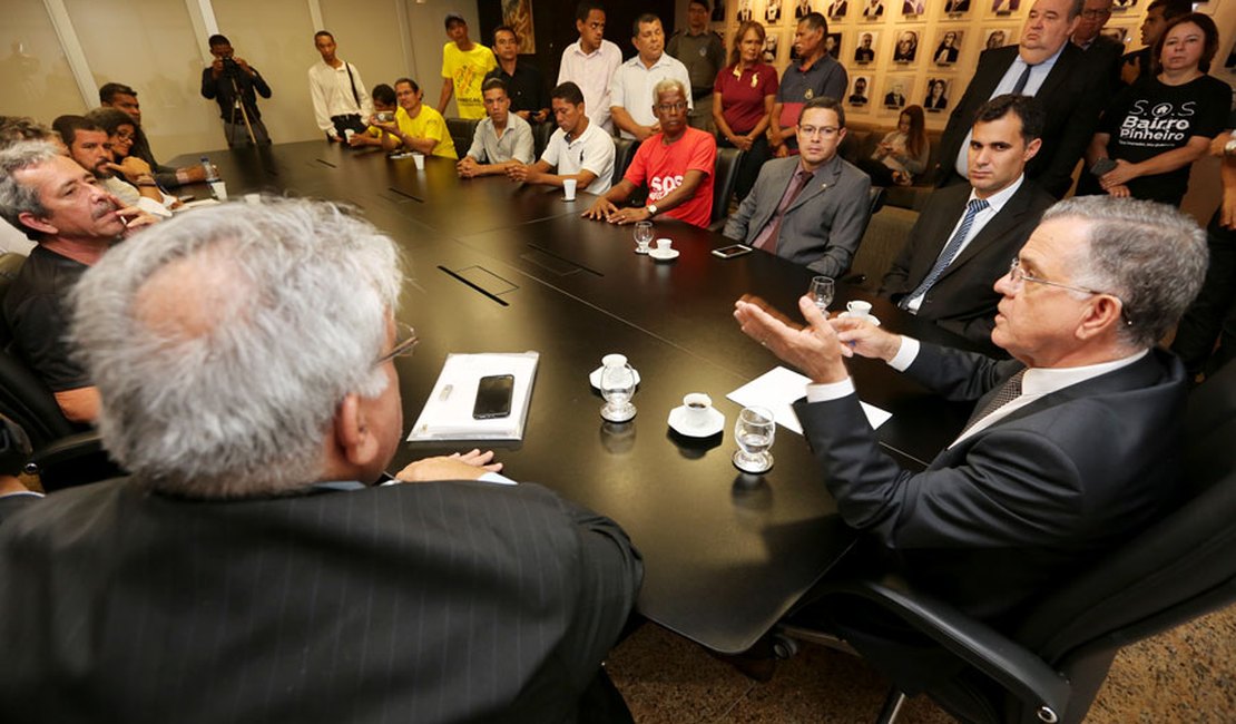 Vice-presidente do TJAL recebe representantes moradores do Pinheiro