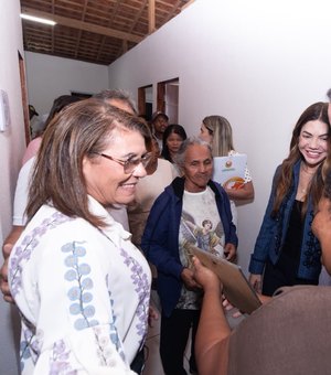 Prefeita Ubiratania Santana entrega mais duas casas pelo Programa Morar Melhor Municipal