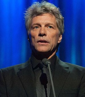 Bon Jovi compra mansão de R$ 229 milhões à beira-mar na Flórida