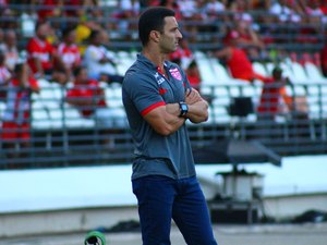 Após derrota para o Goiás, CRB anuncia saída do técnico Júnior Rocha