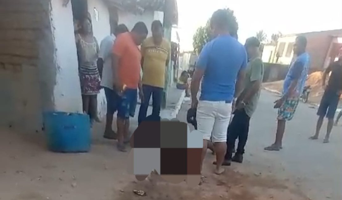 Suspeito de matar mulher é amarrado e espancado pela população, em Alagoas