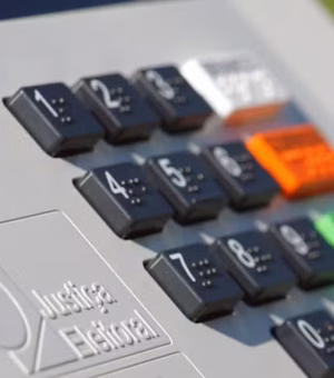 Regras barram IA três dias antes da votação e proíbem sugestão de candidatos