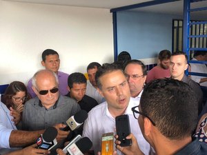 Renan Filho: 'prefeitura de Arapiraca não está suportando cumprir seus compromissos'