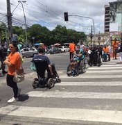 Sem respostas, cadeirantes protestam contra falta de acessibilidade no Centro
