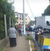 Entregador morre após bater moto contra poste no ﻿Conjunto José Tenório