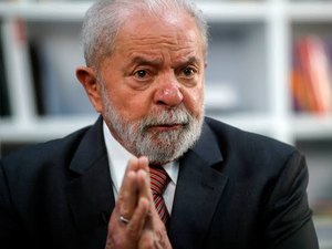 Lula afirma que reajuste dos combustíveis é decisão da Petrobras, não do governo