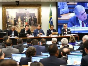 CCJ aprova relatório contrário à admissibilidade da denúncia contra Temer
