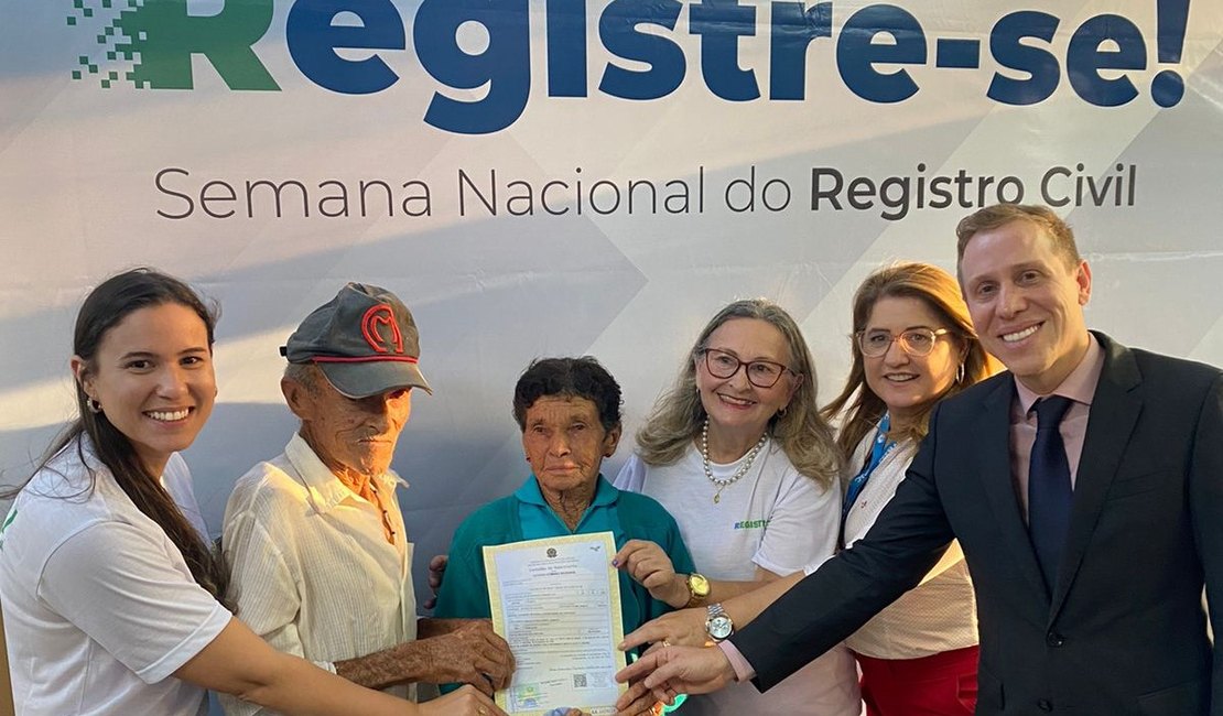 Homem de 74 anos garante 1ª certidão de nascimento em Arapiraca