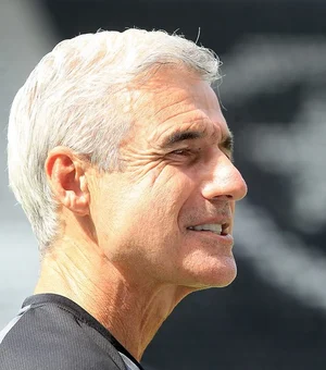 Ex-Botafogo, Luís Castro deixa o Al-Wasl após cinco meses de trabalho