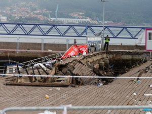 Mais de 300 ficam feridos após plataforma desabar durante festival na Espanha