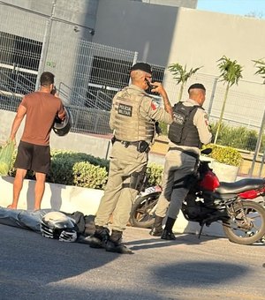 Jovem morre após cair de moto e ser atingida por caminhão no São Jorge