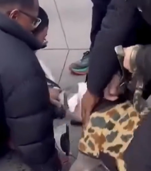 Menino é atacado por pit bull em calçada movimentada de Manhattan