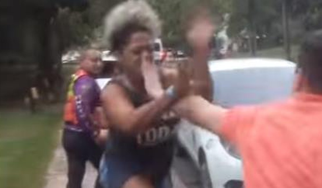 [Vídeo] Empresária é agredida e chamada de travesti ao sair de festa em Manaus