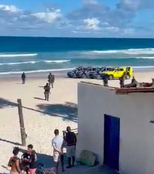 [Vídeo] Banhistas são retirados da Praia do Francês após desobedecerem decreto