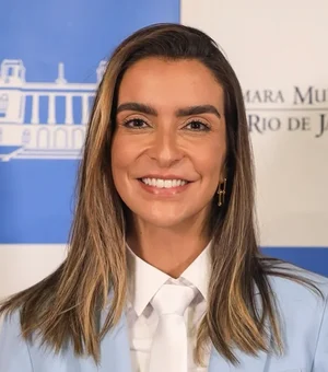 Vereadora causa polêmica ao criticar doação de quentinhas no Natal