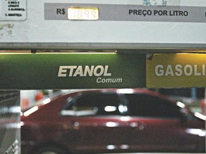 Trump ameaça retaliar Brasil por causa do etanol