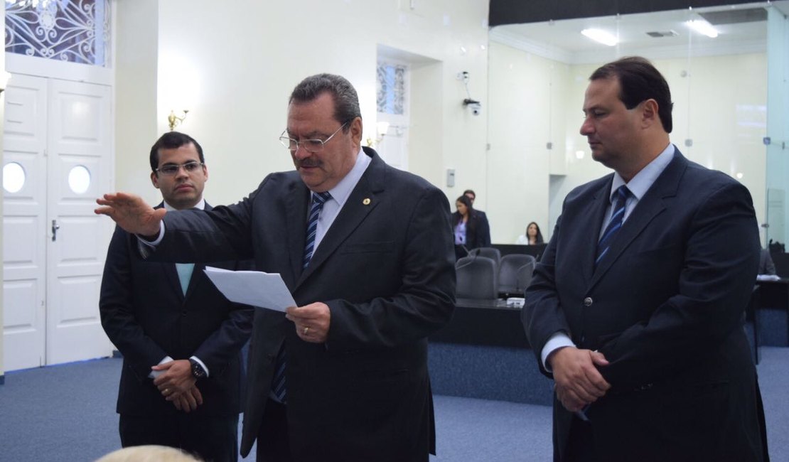 Deputado Francisco Holanda é empossado na Assembleia Legislativa