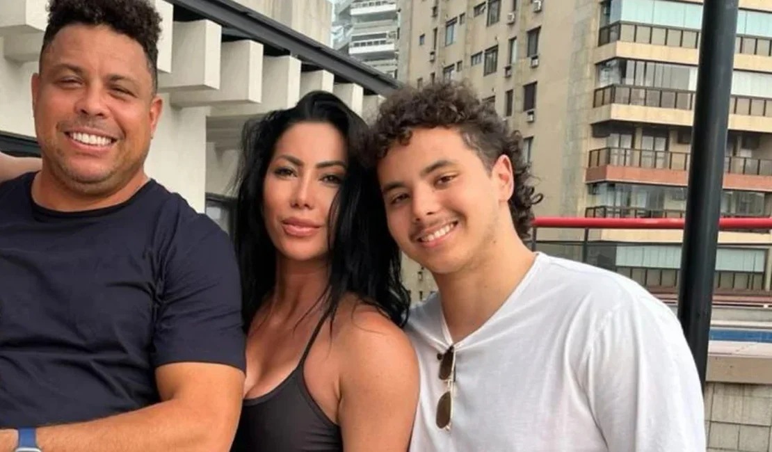 Ex de Ronaldo Fenômeno reage após filho ganhar bolsa nos EUA