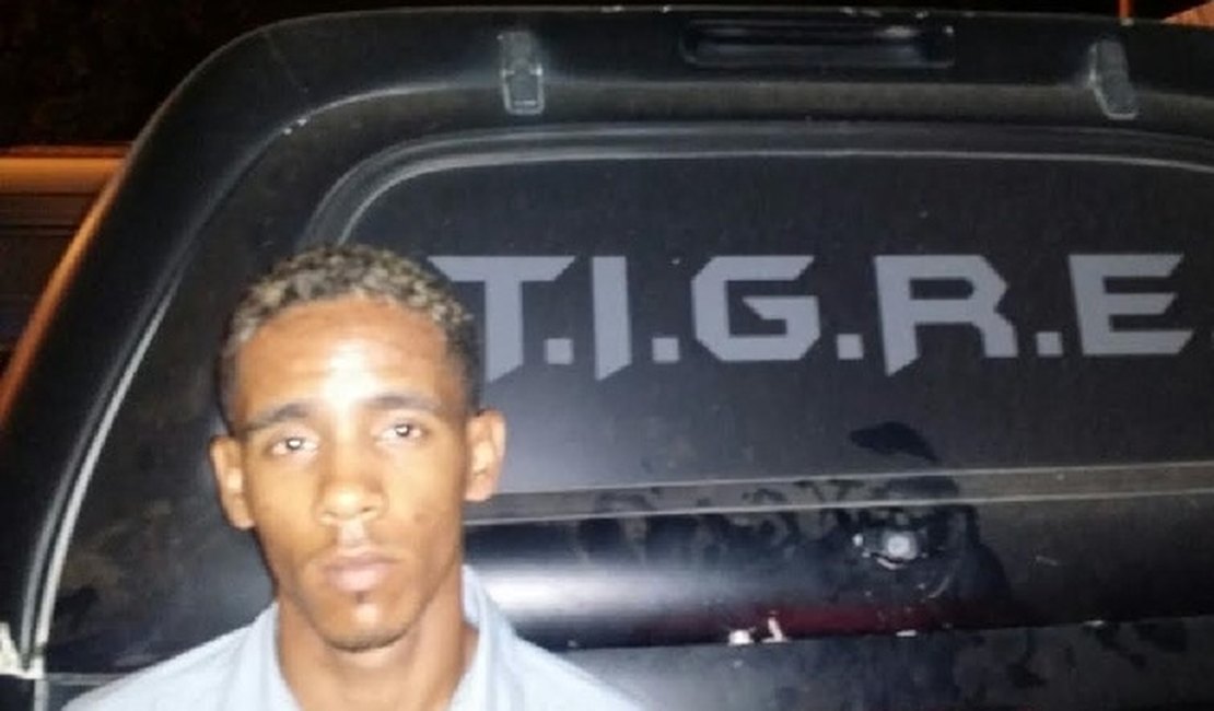 Polícia Civil recupera carro roubado e prende acusado