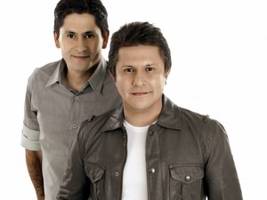 Polícia conduz cantor sertanejo Giovani para a delegacia