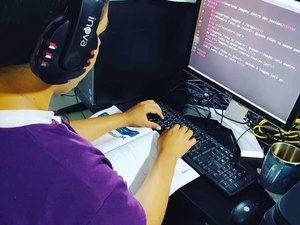 Amigos e escola são o que os jovens mais sentem falta no isolamento, diz pesquisa 