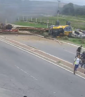 Vídeo mostra momento em que carreta tomba, pega fogo e deixa mortos na Rota do Mar