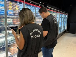Durante pesquisa de itens da Cesta Básica, Procon autua supermercados em Maceió