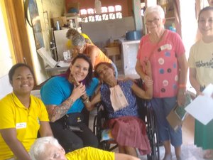 Projeto rodas para o mundo distribui cadeiras de rodas para associação de Maragogi