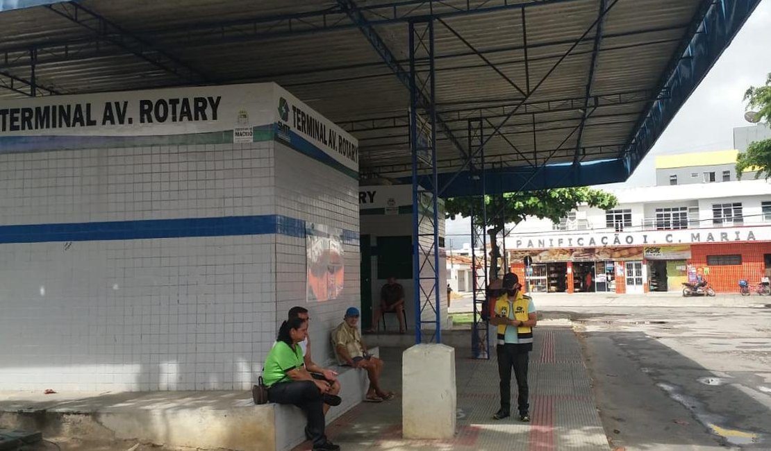 Durante vistoria, SMTT flagra irregularidades em terminais de ônibus de Maceió