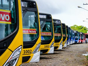 Prefeitura de Maceió entrega 20 novos ônibus à população