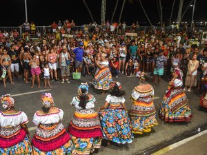 Maceioenses e turistas se despedem do Carnaval 2020