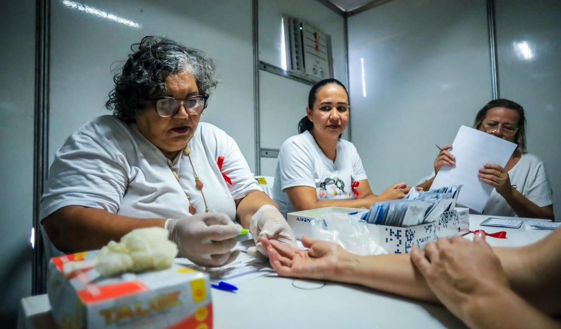 Dezembro Vermelho: Rede de atenção ao paciente soropositivo em Arapiraca é referência nacional