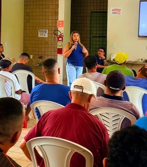 Rute Nezinho ministra palestras sobre combate à violência contra a mulher em instituições de acolhimento
