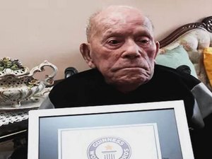 Homem mais velho do mundo morre dias antes de completar 113 anos