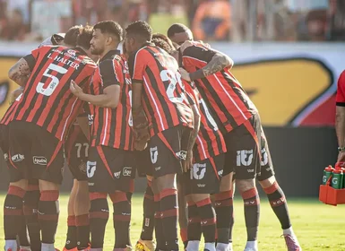 Vitória vê risco de rebaixamento aumentar depois de Santos x Palmeiras