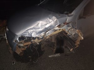 Colisão entre carro e moto em Anadia deixa vítimas feridas