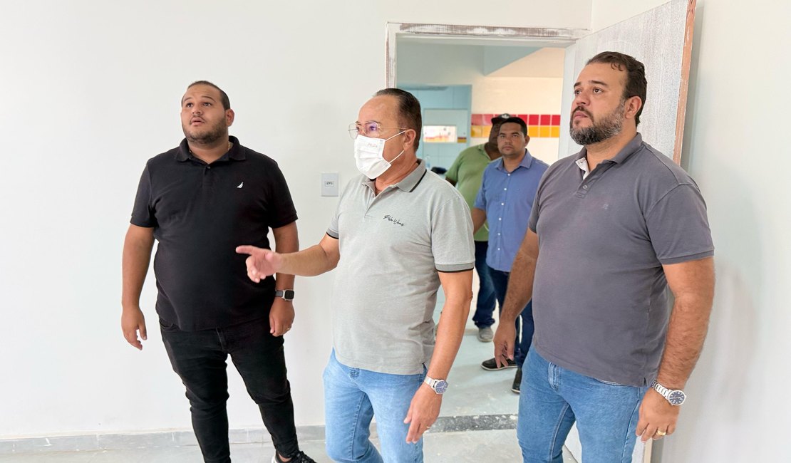 Prefeito Fernando Cavalcante e autoridades visitam hospital Dr. Luiz Arruda, em Matriz de Camaragibe