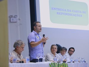 Renan Filho se reúne com trade turístico e promete seguir investindo no Litoral Norte