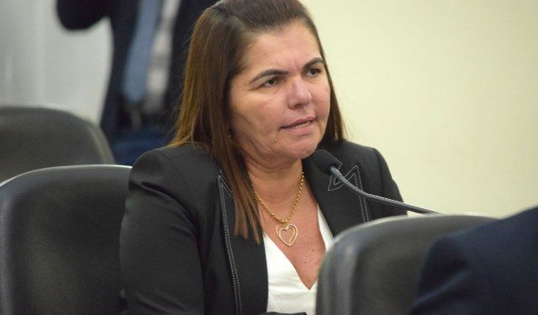 Deputada nega ser autora de ameças contra prefeito de Palmeira dos Índios 